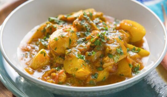 Indian Cooking Hacks: 2 Easy Tips To Adjust Salt In Your Curries!