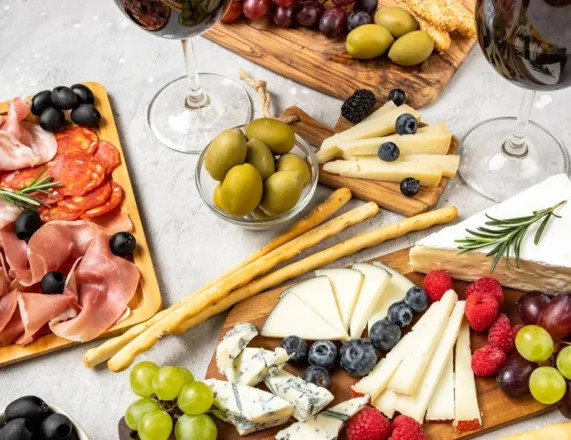 Exploring the Art of French Aperitif