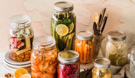 USING HONEY IN FOOD PRESERVATION: FERMENTATION, PICKLING, AND PRESERVES